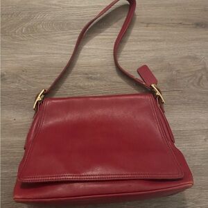 Coach Vintage Elegant Red Leather Shoulder Bag